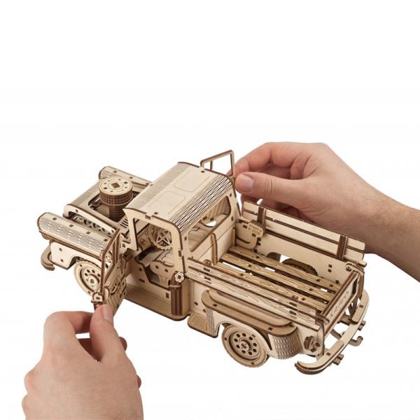 Деревянный механический 3D конструктор Ugears Пикап Лесоруб (70171) - Pampik - 10