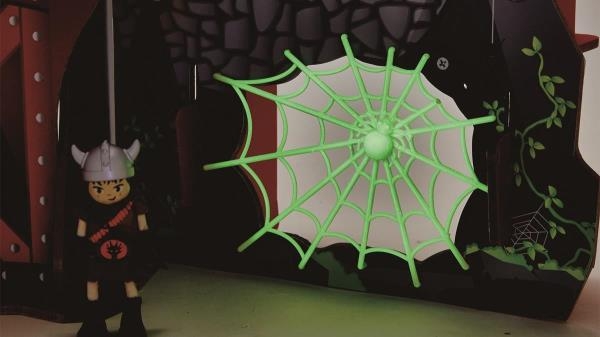 Деревянный игрушечный замок викингов Hape (E3025) - Pampik - 14