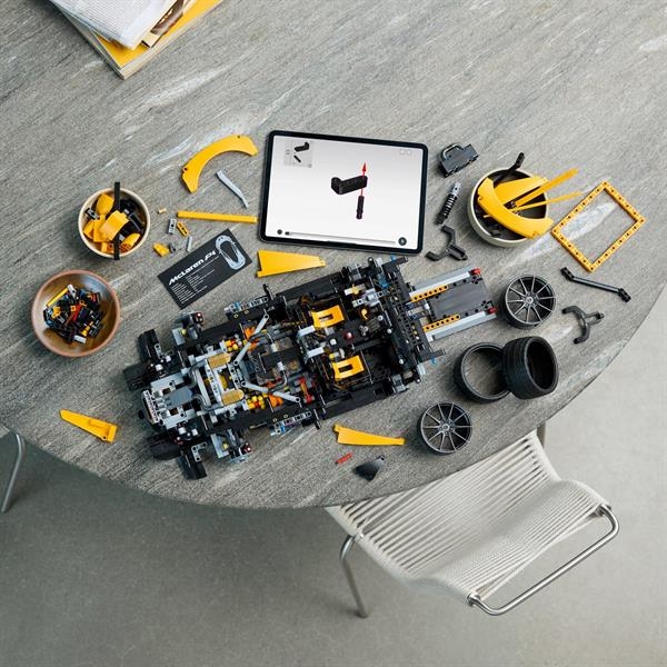 Конструктор LEGO Technic McLaren P1 3893 детали (42172) - Pampik - 7