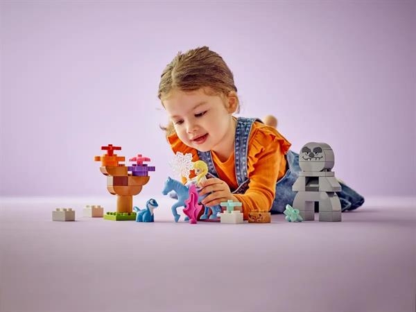 Конструктор LEGO DUPLO Disney Ельза й Бруні в Зачарованому лісі, 31 деталь (10418) - Pampik - 8