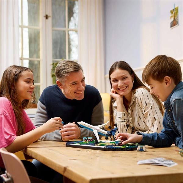 Конструктор LEGO Family Миті з подорожей 1231 деталь (41838) - Pampik - 8