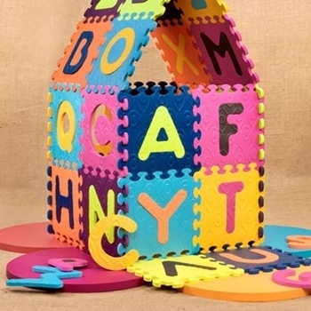 Дитячий ігровий килимок-пазл Battat ABC, 140х140 см (BX1210Z) - Pampik - 6