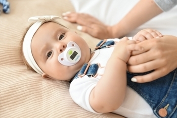 Пустышка-термометр Nuvita 0м+, белый (NV2010) - Pampik - 6