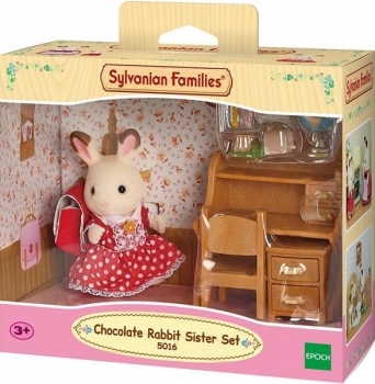 

Игровой набор с фигуркой Sylvanian Families Сестра Шоколадного Кролика возле парты (5016