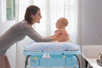 Пеленальний столик Chicco Cuddle&Bubble з ванночкою, блакитний (79348.86) - Pampik - 8