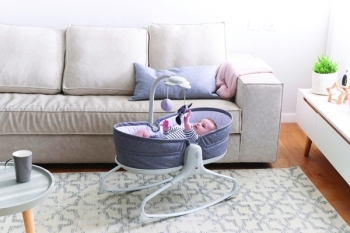 Крісло-ліжечко-гойдалка Tiny Love Мамина любов, сірий (1804100030) - Pampik - 10