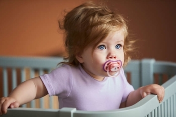 Пустушка для дівчинки Philips Avent Ultra-Air, 18+ міс, 2 шт. (SCF349/12) - Pampik - 4