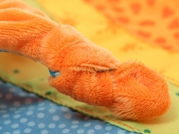 М'яка іграшка-лялька Sigikid Кролик, квадратна, 25 см (40576SK) - Pampik - 4