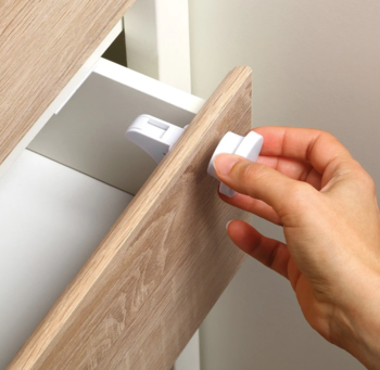 Магнітний блокувальник для меблів BabyOno, 4 шт., Білий (946) - Pampik - 3