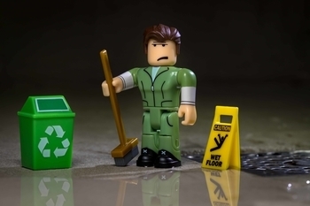 Ігрова колекційна фігурка Roblox Core Figures Welcome to Bloxburg: Glen the Janitor W3 (ROG0106) - Pampik - 5