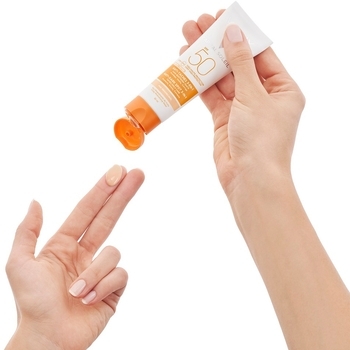 Сонцезахисний крем проти пігментних плям 3 в 1 Vichy Idеal Soleil з тонуючим ефектом, SPF 50+, 50 мл - Pampik - 5