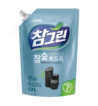 Засіб для миття посуду Lion Chamgreen Деревне вугілля, 1,2 л - Pampik