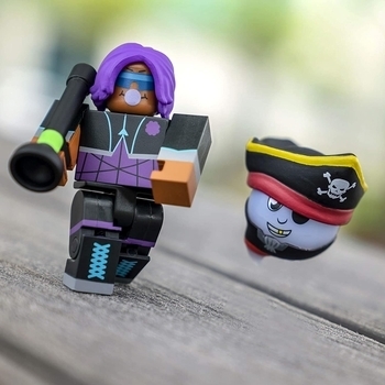 Ігрова колекційна фігурка Jazwares Roblox Core Figures Ghost Simulator Luna W6 (ROG0171) - Pampik - 2