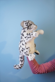 Мягкая игрушка на руку Hansa Puppet Снежный барс, 32 см (7502) - Pampik - 2