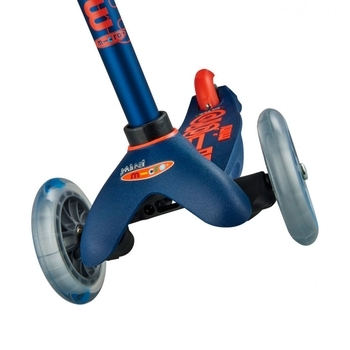 Самокат Micro Mini Deluxe LED, темно-синій (MMD118) - Pampik - 2