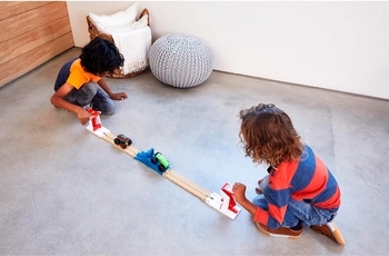 Игровой набор Hot Wheels Monster Trucks Двойной старт (GYC80) - Pampik - 6