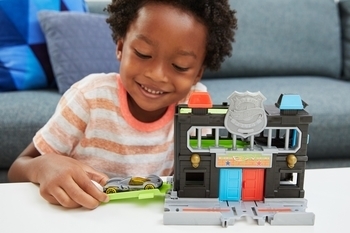 Ігровий набір Hot Wheels Втеча з поліцейської дільниці (GVN72) - Pampik - 8