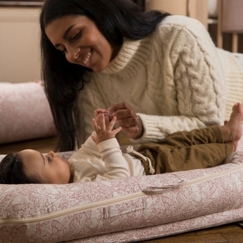 Матрац-кокон DockATot Deluxe + Breer Rabbit, 0-8 міс., рожевий (EU10361) - Pampik - 6