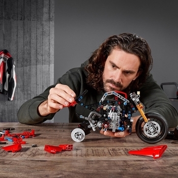 Конструктор LEGO Technic Ducati Panigale V4 R, 646 деталей (42107) - Pampik - 14