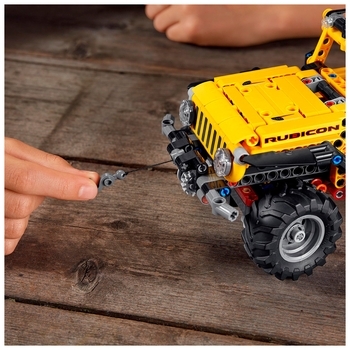 Конструктор LEGO Technic Jeep® Wrangler, 665 дет. (42122) - Pampik - 7