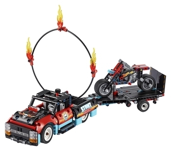 Конструктор LEGO Technic Шоу трюків на вантажівках і мотоциклах, 610 деталей (42106) - Pampik - 17