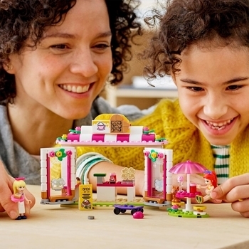 Конструктор LEGO Friends Кафе в парку Хартлейк Сіті, 224 деталі (41426) - Pampik - 8
