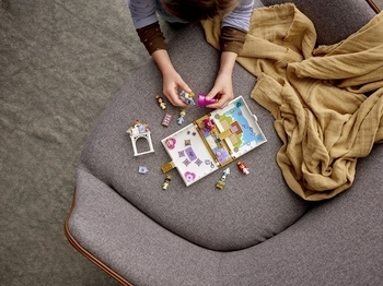 Конструктор LEGO Disney Princess Книга казкових пригод Аріель, Белль, Попелюшки і Тіани, 130 деталей (43193) - Pampik - 10