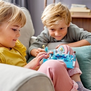 Конструктор LEGO Disney Princess Книга казкових пригод Ельзи і Нока, 125 дет. (43189) - Pampik - 14