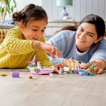 Конструктор LEGO Disney Princess Святковий корабель Аріель, 114 дет. (43191) - Pampik - 6