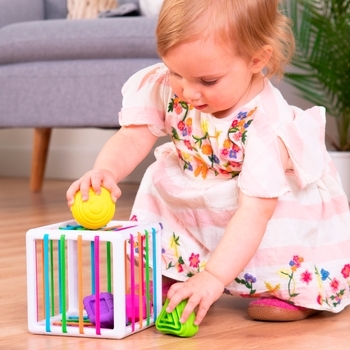 Куб-сортер із стінками-шнурочками Fat Brain Toys InnyBin (F251ML) - Pampik - 7