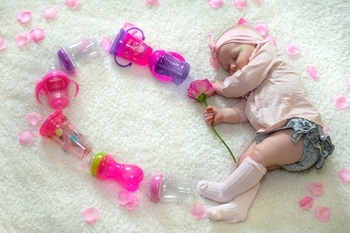 Поїльник-непроливайка Nuby No Spill, із силіконовим носиком і ручками, 240 мл, рожевий (NV0404003pnk) - Pampik - 10