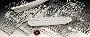 Збірна модель-копія Revell Рятувальний катер Arkona і вертоліт Sea King mk 41 (RVL-05683) - Pampik - 16