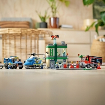 Конструктор LEGO City Поліцейська гонитва в банку, 915 деталей (60317) - Pampik - 4