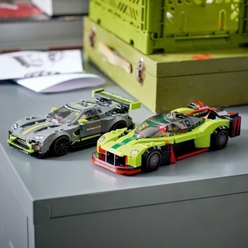 Конструктор LEGO Speed Champions Aston Martin Valkyrie AMR Pro та Vantage GT3 (76910) - Pampik - 10