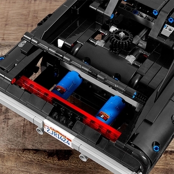 Конструктор LEGO Technic Dodge Charger,1077 деталей (42111) - Pampik - 8