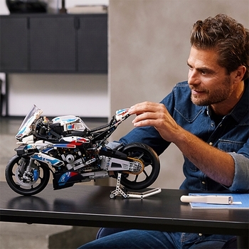 Конструктор LEGO Technic BMW M 1000 RR, 1920 деталей (42130) - Pampik - 12