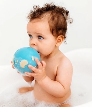 Іграшка-прорізувач Oli&Carol Земна Куля (L-WORLD-BALL) - Pampik - 4