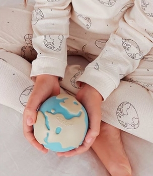 Іграшка-прорізувач Oli&Carol Земна Куля (L-WORLD-BALL) - Pampik - 8