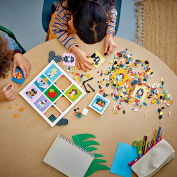 Конструктор LEGO Disney 100-та річниця мультиплікації Disney, 1022 деталей (43221) - Pampik - 8