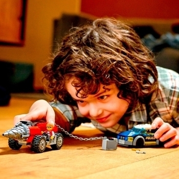 Подарунок. Конструктор LEGO City Елітний поліцейський загін переслідування бура (60273) - Pampik - 7