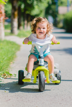 Триколісний велосипед Smoby Toys з козирком, багажником і сумкою, зелений (741100) - Pampik - 9