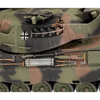 Сборная модель Revell Танк Leopard 1A5, уровень 4, масштаб 1:35, 260 деталей (RVL-03320) - Pampik - 6