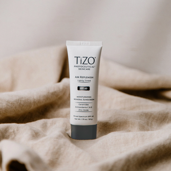 Дневной крем с легким оттенком TiZO Photoceutical Skincare AM Replenish Lightly Tinted SPF 40, 50 г - Pampik - 4