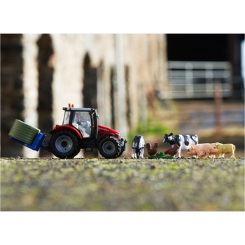 Набір моделей Britains Трактор Massey Ferguson 5612 з вилами та фігурками 1:32 (43205) - Pampik - 3