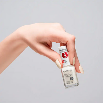 Укрепляющее средство для ногтей Eveline Cosmetics Nail Therapy Professional с бриллиантами 12 мл - Pampik - 2