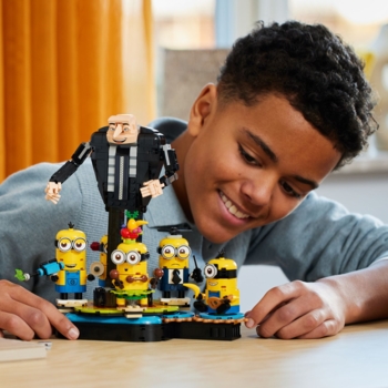 Конструктор LEGO Despicable Me Ґру й посіпаки з кубиків, 839 деталей (75582) - Pampik - 10