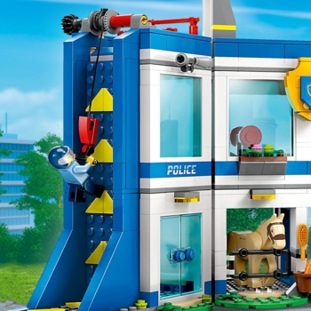 Конструктор LEGO City Поліцейська академія, 823 деталей (60372) - Pampik - 8
