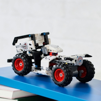 Конструктор LEGO Technic™ Monster Jam™ Monster Mutt™ Dalmatian, 244 деталі (42150) - Pampik - 5