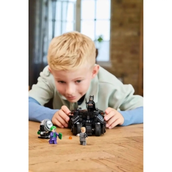 Конструктор LEGO Super Heroes DC Batman Бетмен Тумблер проти Дволикого і Джокера, 429 деталей (76303) - Pampik - 10