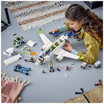 Конструктор LEGO City Пасажирський літак, 930 деталей (60367) - Pampik - 8
